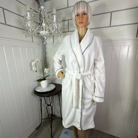 Laura Ashley Other - Laura Ashley Lightweight Robe with Navy trim  Size L   So Soft!